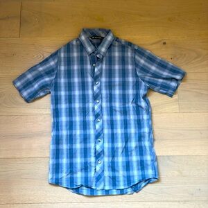 Travis Matthew button down Mens Size Small
